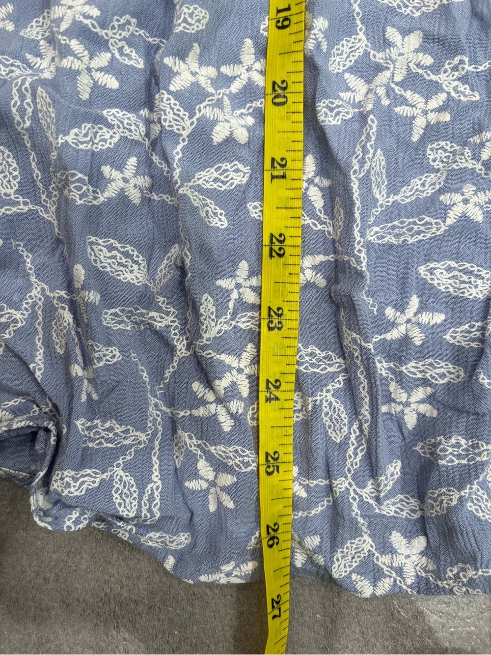 [US20/PTP26’]Bonmarche Light Blue Floral Button-Front Viscose Blouse - Picture 7 of 8